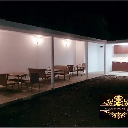 Pensión Casa Moonlight Două Mai